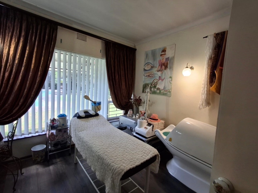 6 Bedroom Property for Sale in Sasolburg Ext 4 Free State